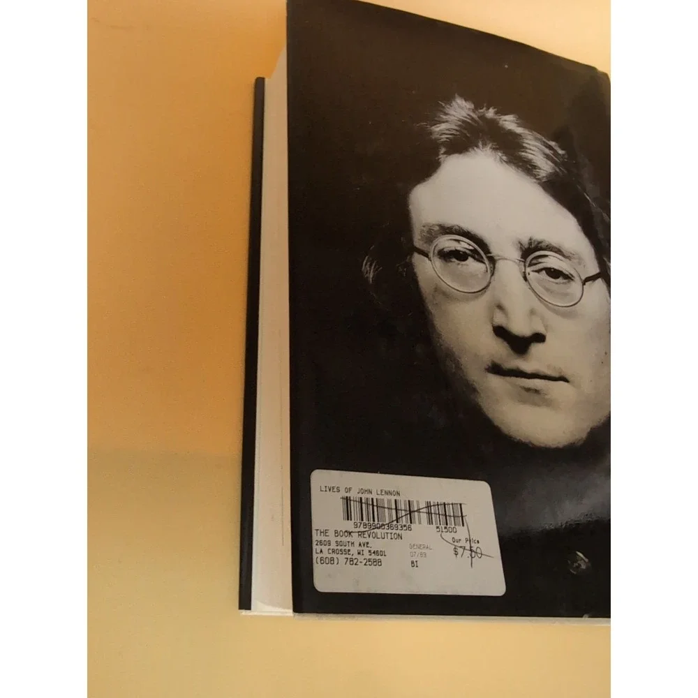 N/A lives john